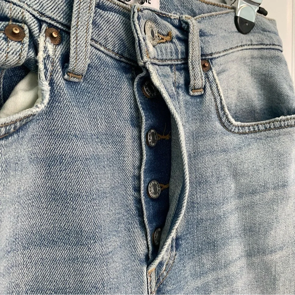 Re/Done Distressed 5-Pocket 5-Button Jeans Sz 27 Redone